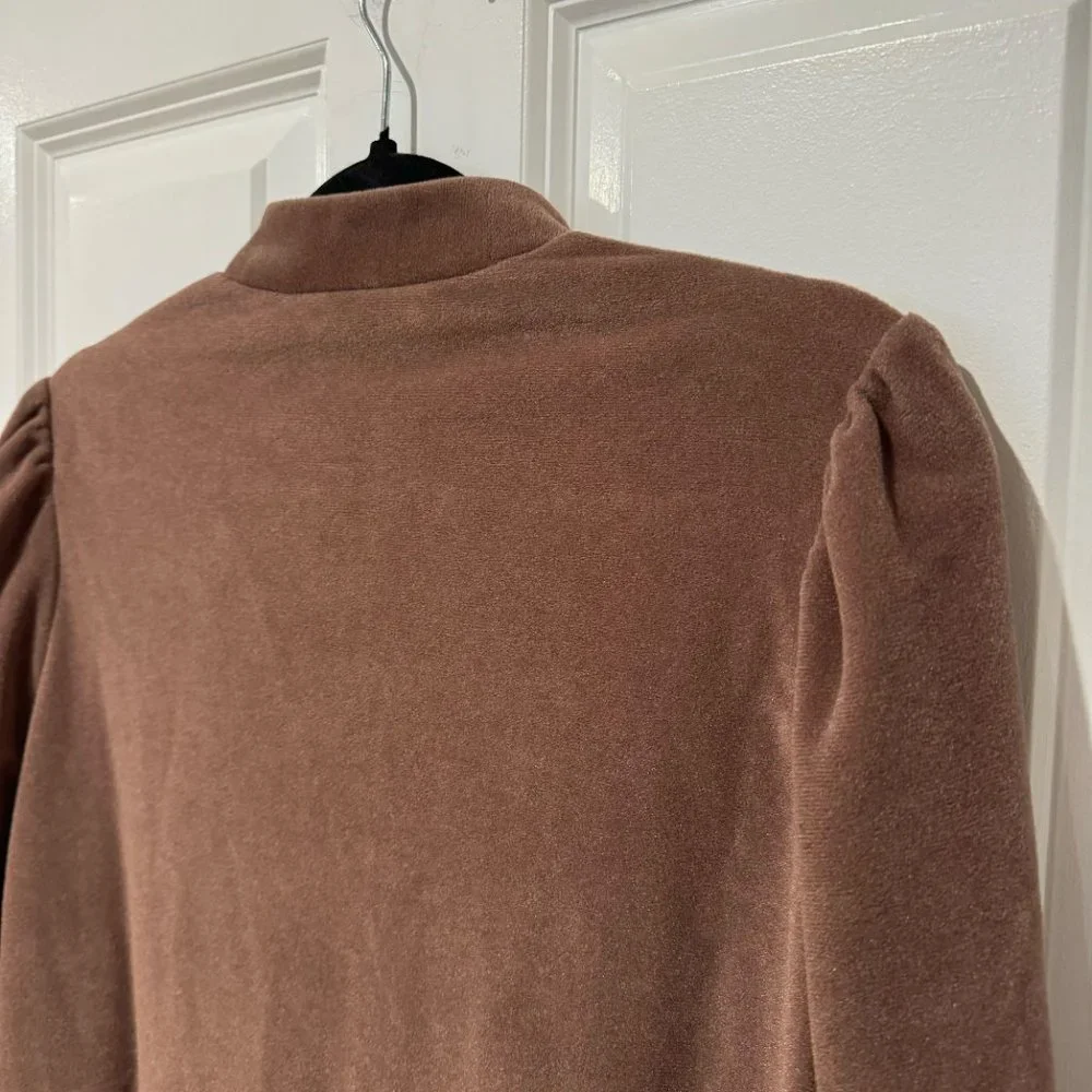 Vintage Vanity Fair Lace Velour Night Gown - Size Small‎